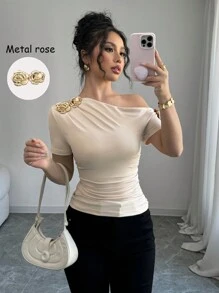 Rafferiza 女士优雅不对称领口 3D 玫瑰金金属装饰短袖 T 恤