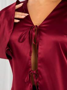 SHEIN SXY Camisa de encaje con cordones de color rojo borgoña elegante y sexy para mujer de talla grande, adecuada para uso diario, vacaciones, playa, fiestas, citas, cumpleaños, despedida de soltera, fiestas, baile, citas de pareja, looks elegantes e informales, compras, uso diario, actividades al aire libre, resalta tu figura