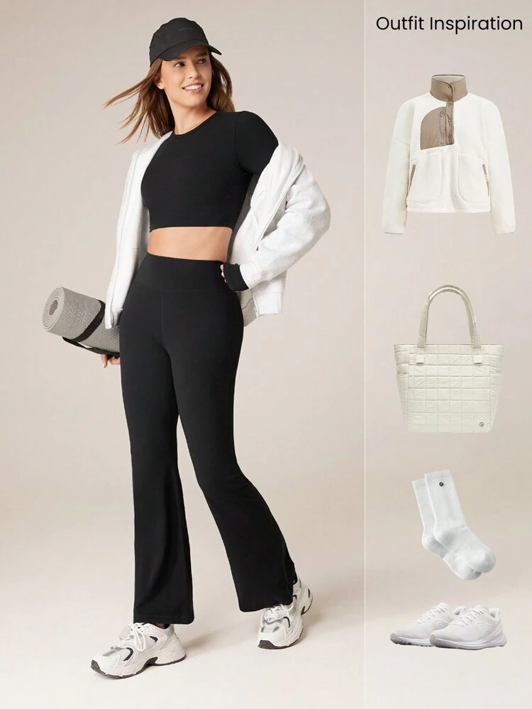 31インチ FeatherFit™ アクティブウェア 長袖Tシャツ&フレアレギンス 2点セット、サムホール付き、低インパクトヨガ、デイリー着用、取り外し可能なカップ付き