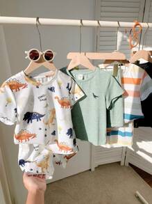 SHEIN 8 件/套年轻男孩卡通印花撞色短袖 T 恤圆领短套装，适合夏季、春季，非常适合户外、学校、街头风格、派对和休闲穿着，性价比高。 - 彩色 - 查看 5