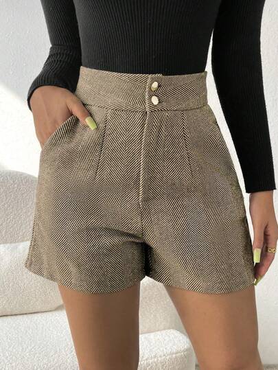 Aalyst Shorts mit Knopfleiste und Fischgrätenmuster und schrägen Taschen