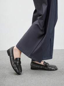 CUCCOO BIZCHIC Women's Flat Retro British Style Loafer Shoes Spring Shoes Spring Break Easter - Black - View 3