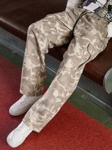 Manfinity Streetrush Pantalones casuales con bolsillos y amarre delantero estilo camuflaje para uso diario de hombres