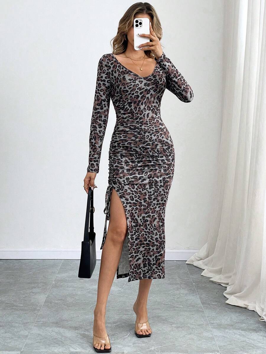 INAWLY Leoparden-Muster Maxikleid aus Strick mit V-Ausschnitt und geraffter Taille - Braun - Übersicht 1