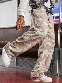 Manfinity Streetrush Pantalones casuales con bolsillos y amarre delantero estilo camuflaje para uso diario de hombres
