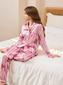 SHEIN Conjunto de pijama con pantalón largo y top de manga larga, de tela de jacquard con diseño minimalista de osito rojo de corazón, en color rosa, cómodo para el Día de San Valentín para niñas