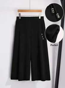 SHEIN LUNE Plus Size Women Casual Loose Decorative Button Pendant Capri Pants, Versatile Commuter Style - Black - View 1