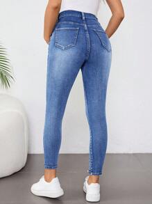 SHEIN 大码孕妇装 秋冬 万圣节 圣诞节 国庆节 2000年代 Y2K 可爱街头风 健身房 生日 夜店 外出 商务休闲 女装 乡村 复古 朴素 老钱 商务休闲 女装 工作休闲 水洗破洞修身蓝色牛仔裤 女装 经典浅色水洗破洞修身牛仔裤 - 藍色 - 查看 2