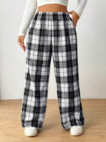 SHEIN PETITE CURVE Plus Size Women's Plaid Pants,Black & White Plaid Elastic Waist Pockets Wide Leg Casual Loose Pants - Black and White - View 3