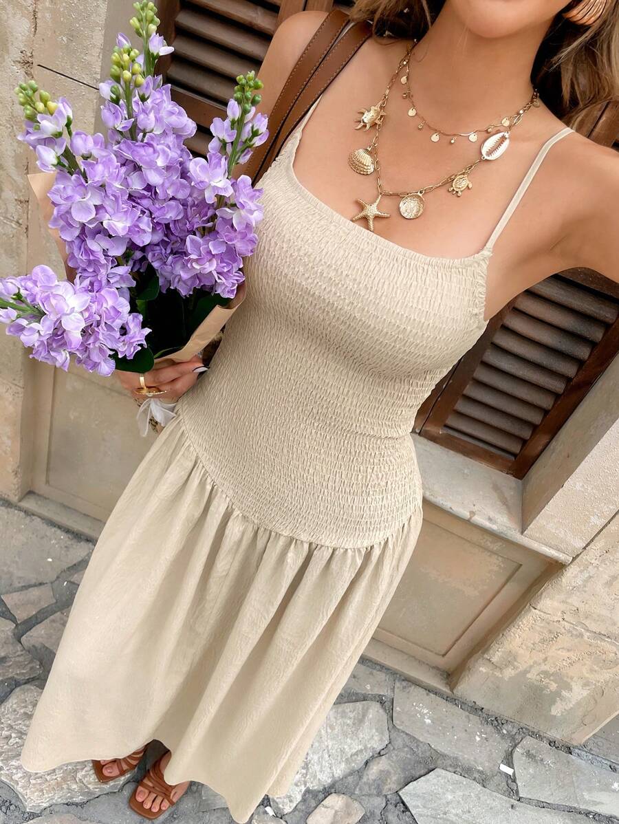 Chiquease 细肩带露肩高腰喇叭形优雅长裙，度假装