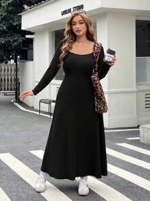 SHEIN EZwear 大码纯色长袖简约长裙，休闲日常穿着