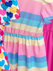 SHEIN Set de 3 vestidos informales para bebé niña con estampado de corazones y rayas de colores, con gorro a juego - Multicolor - Ver 6
