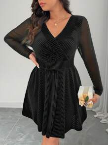 SHEIN Frenchy 大码 V 领 A 字形绿色连衣裙，时尚简约，适合圣诞节、派对、活动 - 黑色 - 查看 4