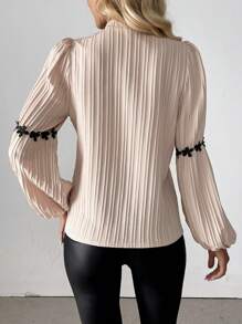 EMERY ROSE 优雅简约H型灯笼袖立领蕾丝拼接纹理波浪条纹长袖常规上衣，秋冬 - 杏色 - 查看 2