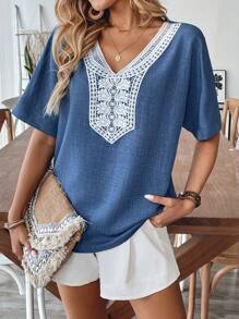 EMERY ROSE 女士春夏假期休闲 V 领撞色花卉钩针蕾丝拼布短袖亚麻衬衫