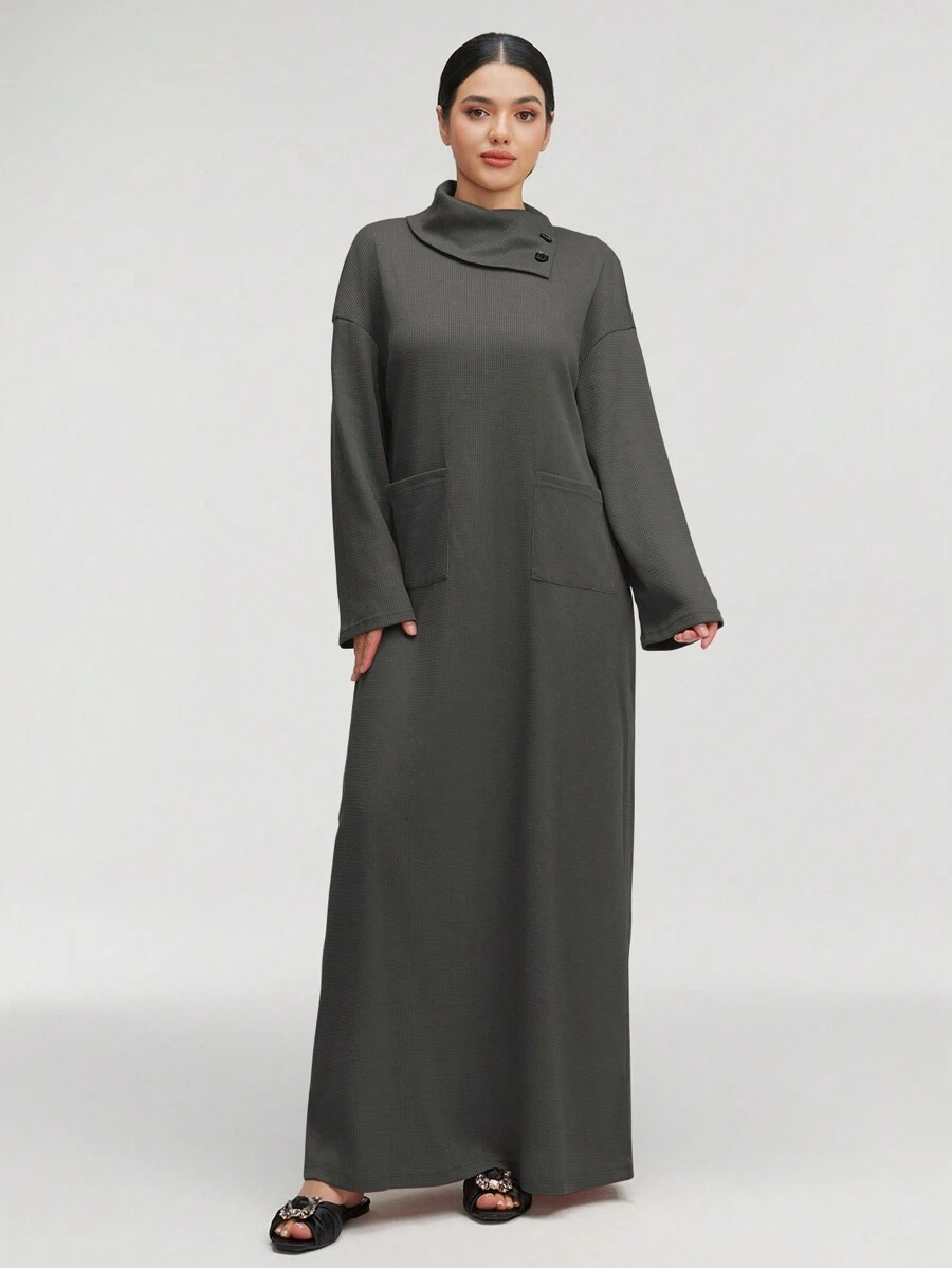Al Najma 女式纯色高领长袖口袋宽松长款休闲阿拉伯朴素连衣裙，休闲风格，适合日常休闲/旅游/度假/休假/家居服，超长款阿拉伯朴素连衣裙 - 灰色 - 查看 1