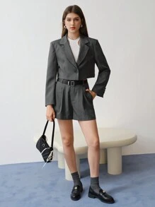 MOTF STUDIO Gestreifte maßgeschneiderte Shorts mit schräger Tasche