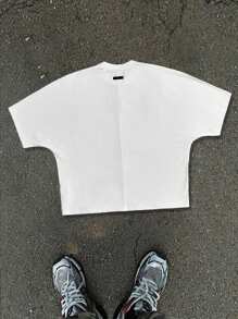 Manfinity VCAY 男士宽松圆领短袖短款 T 恤，带有图形涂鸦肖像印花，街头风格，适合夏季外出，可作为送给朋友、丈夫、男朋友的礼物 - 白色 - 查看 2