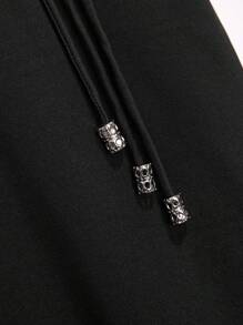 SHEIN LUNE Plus Size Women Casual Loose Decorative Button Pendant Capri Pants, Versatile Commuter Style - Black - View 6