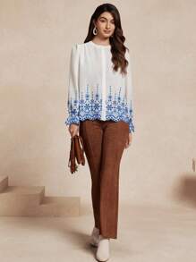 Chiquease 女士优雅花卉印花圆领泡泡袖长袖单排扣衬衫 - 藍白色 - 查看 6