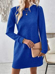 SHEIN LUNE 休闲常规纯色圆领长袖连衣裙