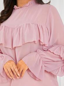 SHEIN SXY Camisa de chifón rosa con decoración de volantes romántica para el Día de San Valentín para mujer de talla grande, adecuada para uso diario, citas, cumpleaños, despedida de soltera, fiestas, bailes de graduación, citas en pareja, elegante, casual, compras, uso al aire libre, coqueta, fácil de combinar y estilizadora, que resalta tu figura y favorece tu silueta