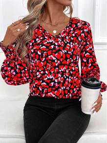 SHEIN Clasi 女士 V 领情人节心形图案衬衫 情人节衬衫 - 紅色 - 查看 6