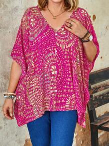 Blusa de manga de murciélago con estampado floral todo sobre para talla grande de verano