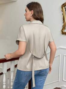 SHEIN Privé Plus Size Women Elegancka prosta jednokolorowa swobodna krótka rękaw dekolt w serek pojedynczy guzik w pasie ściągana talia khaki garniturowa kurtka, odpowiednia na wiosnę, lato i jesień
