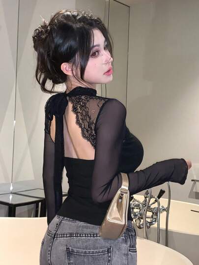 DAZY Blouse femme avec nœud papillon en dentelle, patchwork et dos ajouré, idéale pour la Saint-Valentin. Top à manches longues pour femmes, pour sortir