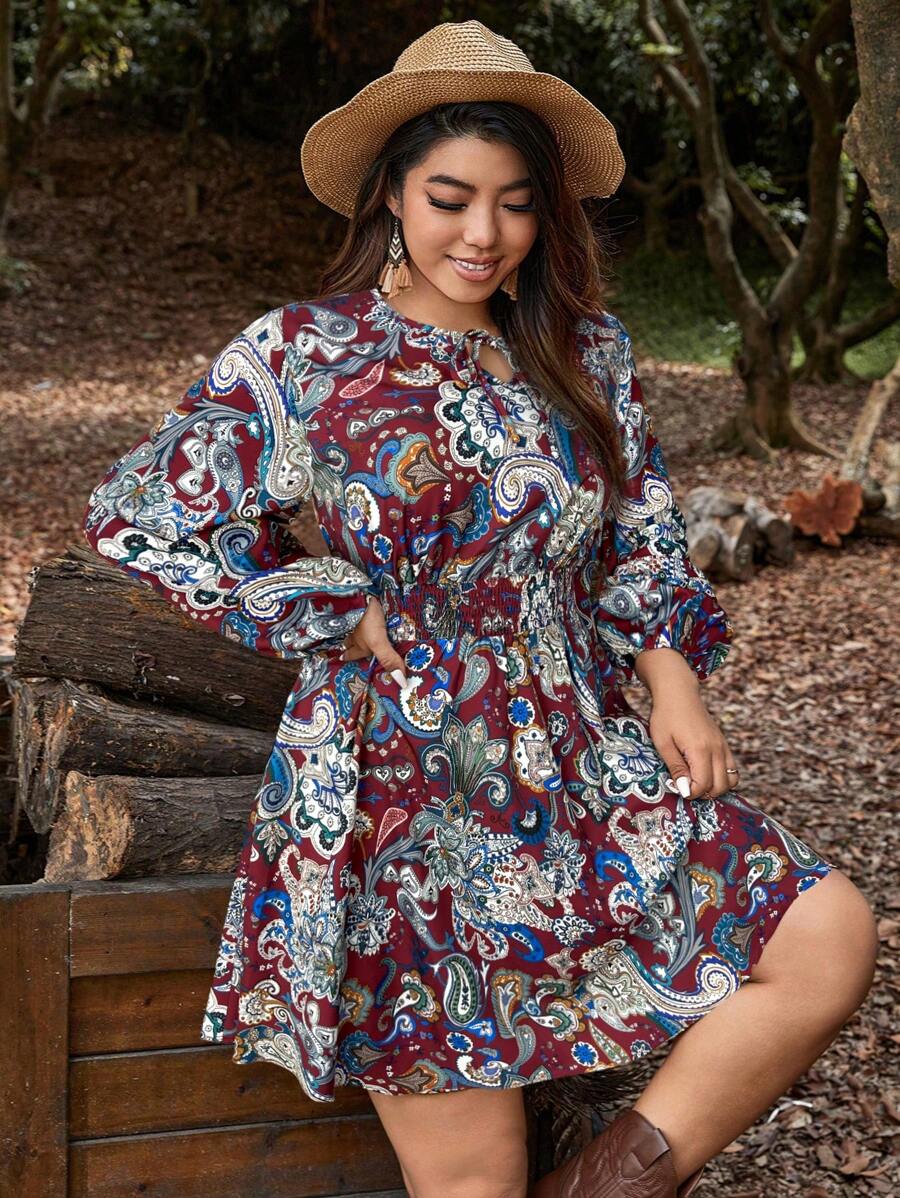 SHEIN VCAY 大码圆领长袖全印花休闲短款连衣裙