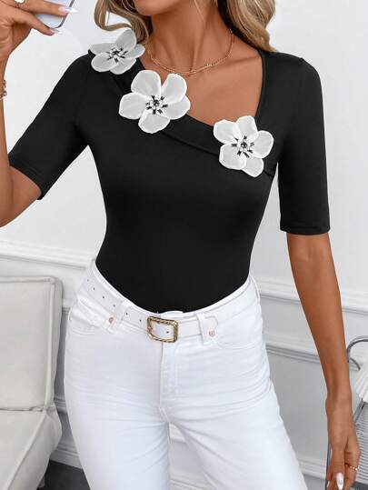 SHEIN Clasi 优雅 3D 花卉装饰斜领修身女式 T 恤、情人节服装、外出上衣