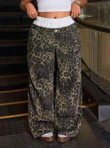 SHEIN ICON Pantalones vaqueros de talla grande con estampado de leopardo y contraste en la cintura - Multicolor - Ver 1