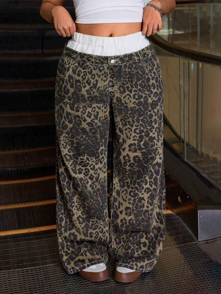 SHEIN ICON Pantalones vaqueros de talla grande con estampado de leopardo y contraste en la cintura - Multicolor - Ver 1