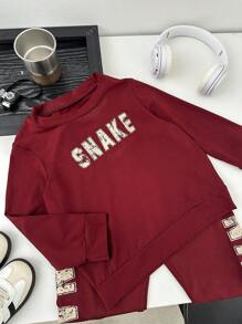 Set de 2 piezas de camisa de manga larga y pantalones con estampado de serpiente y letra para niños jóvenes en color burdeos
