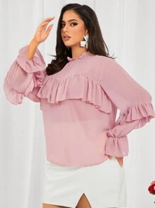 SHEIN SXY Camisa de chifón rosa con decoración de volantes romántica para el Día de San Valentín para mujer de talla grande, adecuada para uso diario, citas, cumpleaños, despedida de soltera, fiestas, bailes de graduación, citas en pareja, elegante, casual, compras, uso al aire libre, coqueta, fácil de combinar y estilizadora, que resalta tu figura y favorece tu silueta