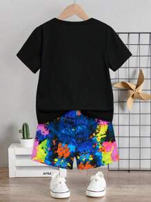 SHEIN Peuterjongensset van 2 stuks: T-shirt met ronde hals en bedrukte shorts, grafisch T-shirt met kleurrijke beer, geverfde shorts, coole en casual outfit, lente/zomer