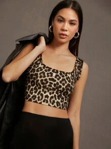 SHEIN Essnce Top corto sin mangas con estampado de leopardo