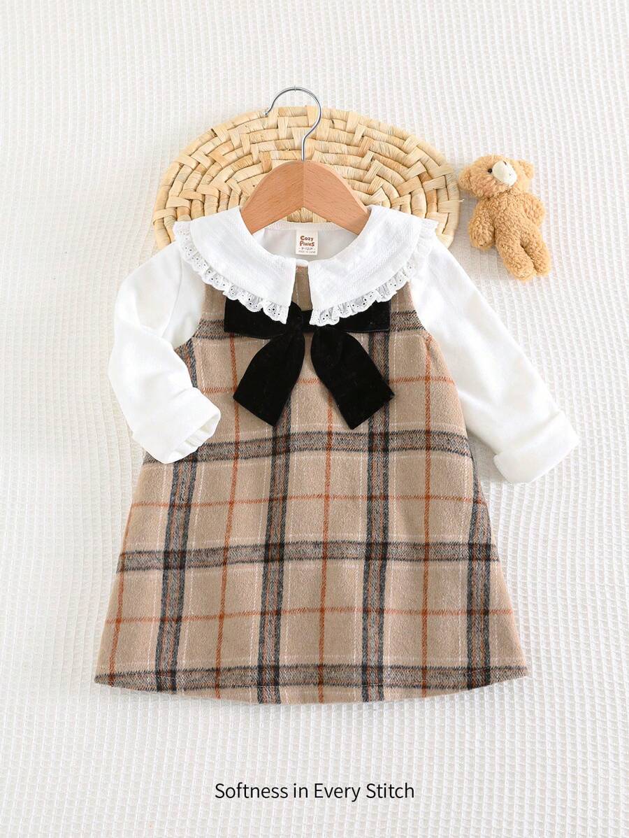 Cozy Pixies 2 件套女婴彼得潘领蕾丝边长袖开衫和圆领格纹无袖连衣裙