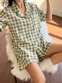 DAZY Conjunto de pijama holgado de manga corta y pantalones cortos con estampado de cuadros sencillo