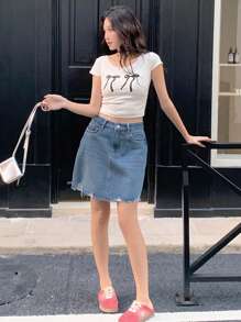 DAZY Women's Front Button Pocket Frayed Hem Casual Denim Skirt
