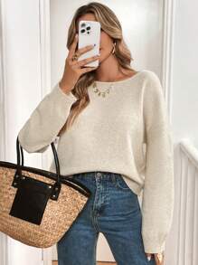 SHEIN Frenchy Suéter de manga larga minimalista con decoración de lazo para mujer, atuendo de invierno de uso casual diario, suéter con lentejuelas, suéter de estilo de fiesta, suéter cálido, nuevo suéter de año con lazo trasero, suéter navideño para mujeres, suéteres con lazo de invierno - Beis - Ver 2