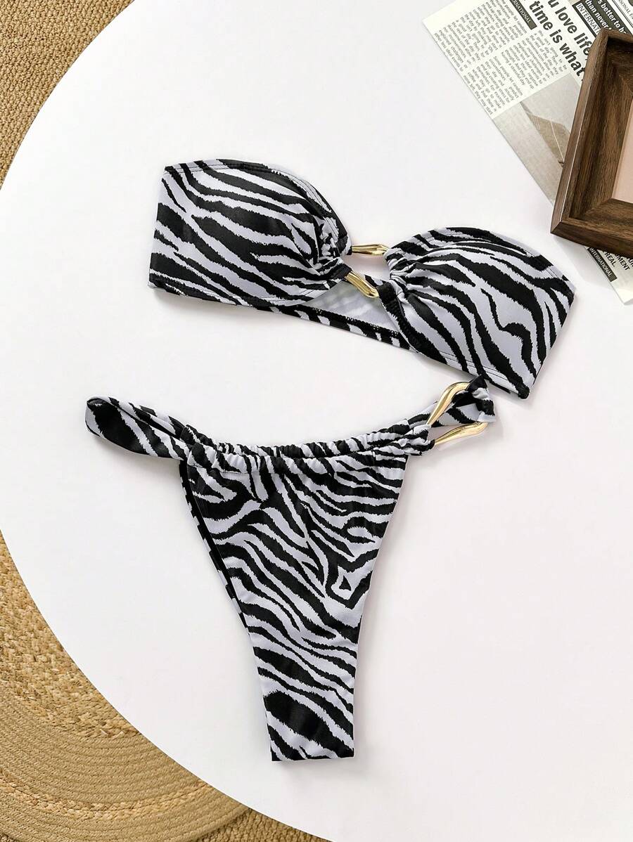Swim Vcay 2025 Khu Nghỉ Mát Gợi Cảm In Ngẫu Nhiên Áo Ngực Dây Có Dây Rút Tam Giác Đáy Bộ Bikini Nữ Mùa Hè - Đen và trắng - Xem 1