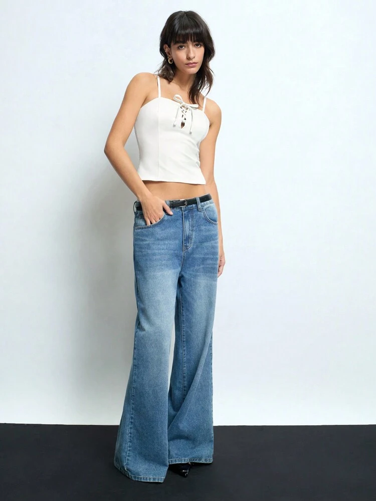 SHEIN Maija Women's White Bow-Knot Front Adjustable Spaghetti Strap Top, Elegant Versatile Summer Wear, Fitting & Comfortable, Valentine's Day Festival