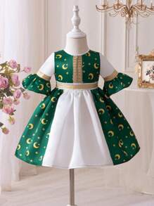 SHEIN Vestido de manga corta con bloques de color y patrón de luna lindo para bebé niña, para verano - Verde - Ver 4