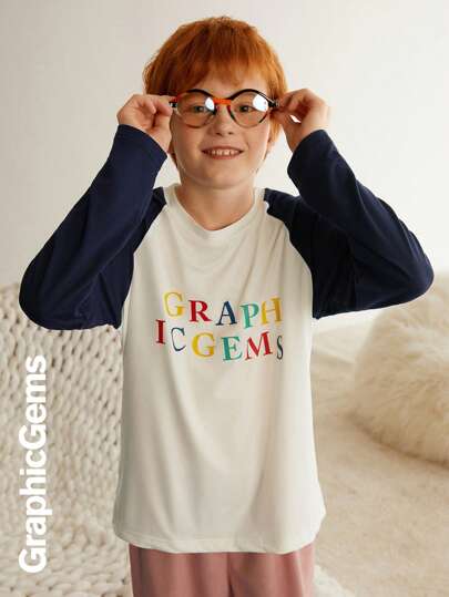 Camiseta casual holgada de manga larga estilo raglan con impresión de letras y color de contraste para niño preadolescente