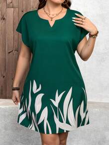 SHEIN LUNE 大码女式花卉印花镂空 V 领蝙蝠袖短袖休闲连衣裙 - 綠色 - 查看 3