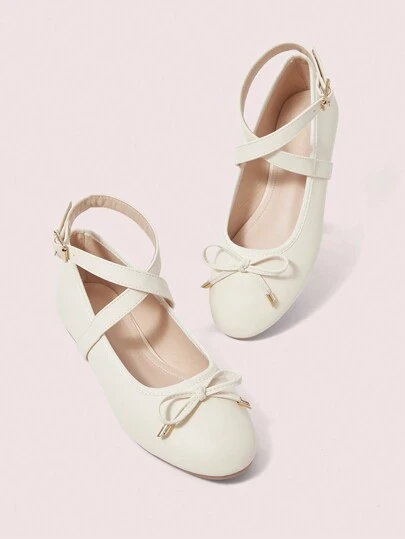 CUCCOO DOLLMOD Fashionable Cute White Bow & Rhinestone Round Toe Flats, Comfortable Slip-On Casual Shoes For Commuting, Dating, Shopping Spring Shoes Spring Break Easter For Christmas Valentine's Day