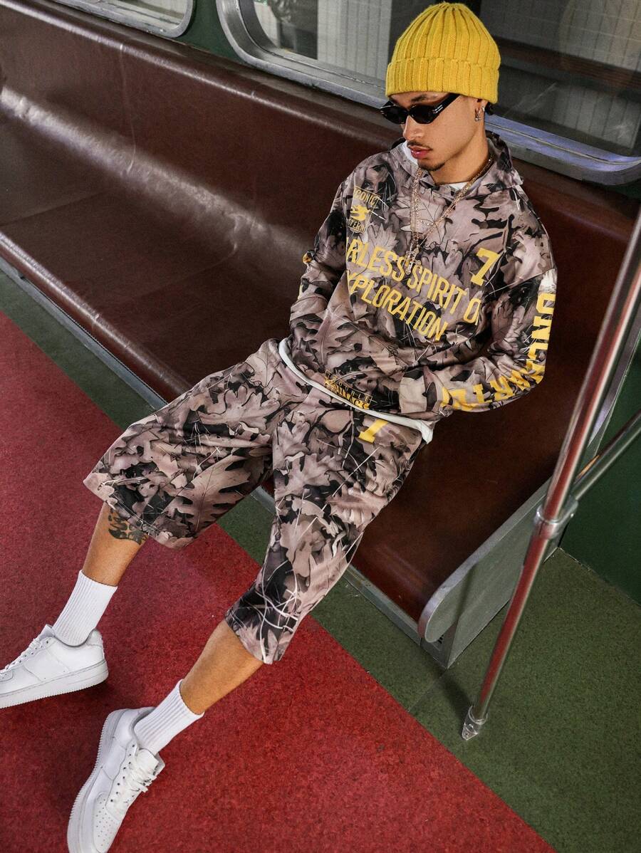 Manfinity Streetrush Men's Ins Street Style Leaf Camouflage Realistic Print With Pocket Hooded Sweatshirt And Elastic Waist Loose 7-Point Sweatpants Two-Piece Set, It Is A Must-Have Sweatshirt Suit For Street Fashion People, Suitable For Giving To Boyfriends
