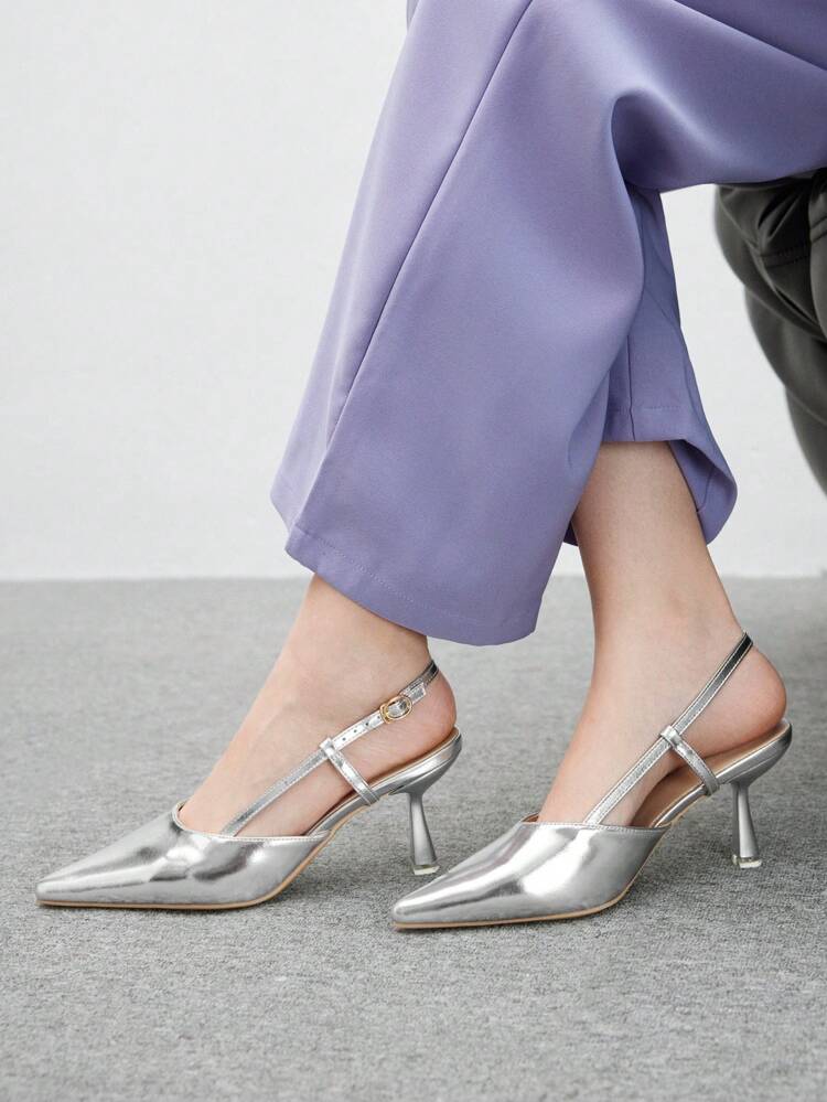 CUCCOO BIZCHIC Sandalias de tacón alto de punta fina para mujer, zapatos de tacón cerrados elegantes y versátiles de color plateado metálico aptos para fiesta, reuniones y oficina, cómodos tacones para el Día de San Valentín